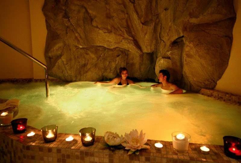 تشامبولوك Hotel Relais Des Glaciers - Adults Only المظهر الخارجي الصورة